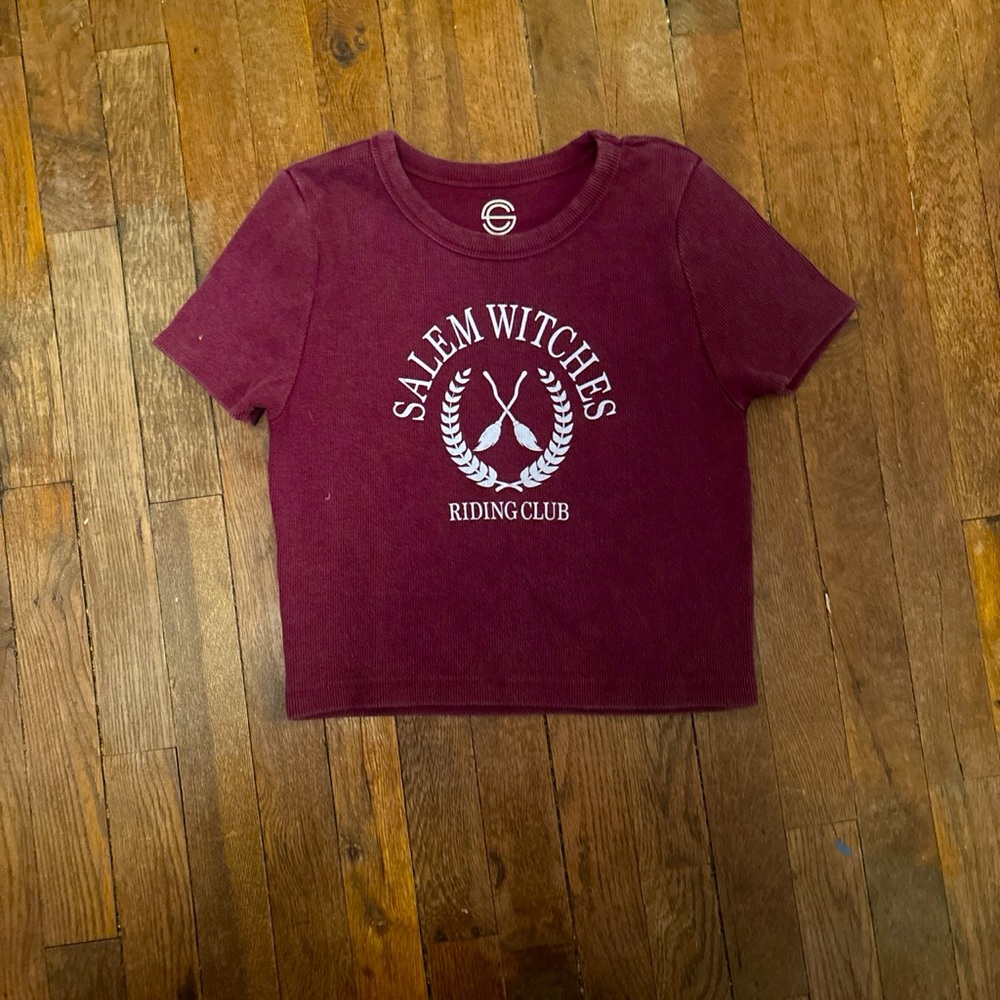 Burgundy maroon cropped baby tee “Salem Witches” M